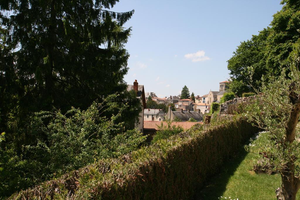 Maison d'hôtes et gîtes La Chouannerie Pouzauges Exterior foto